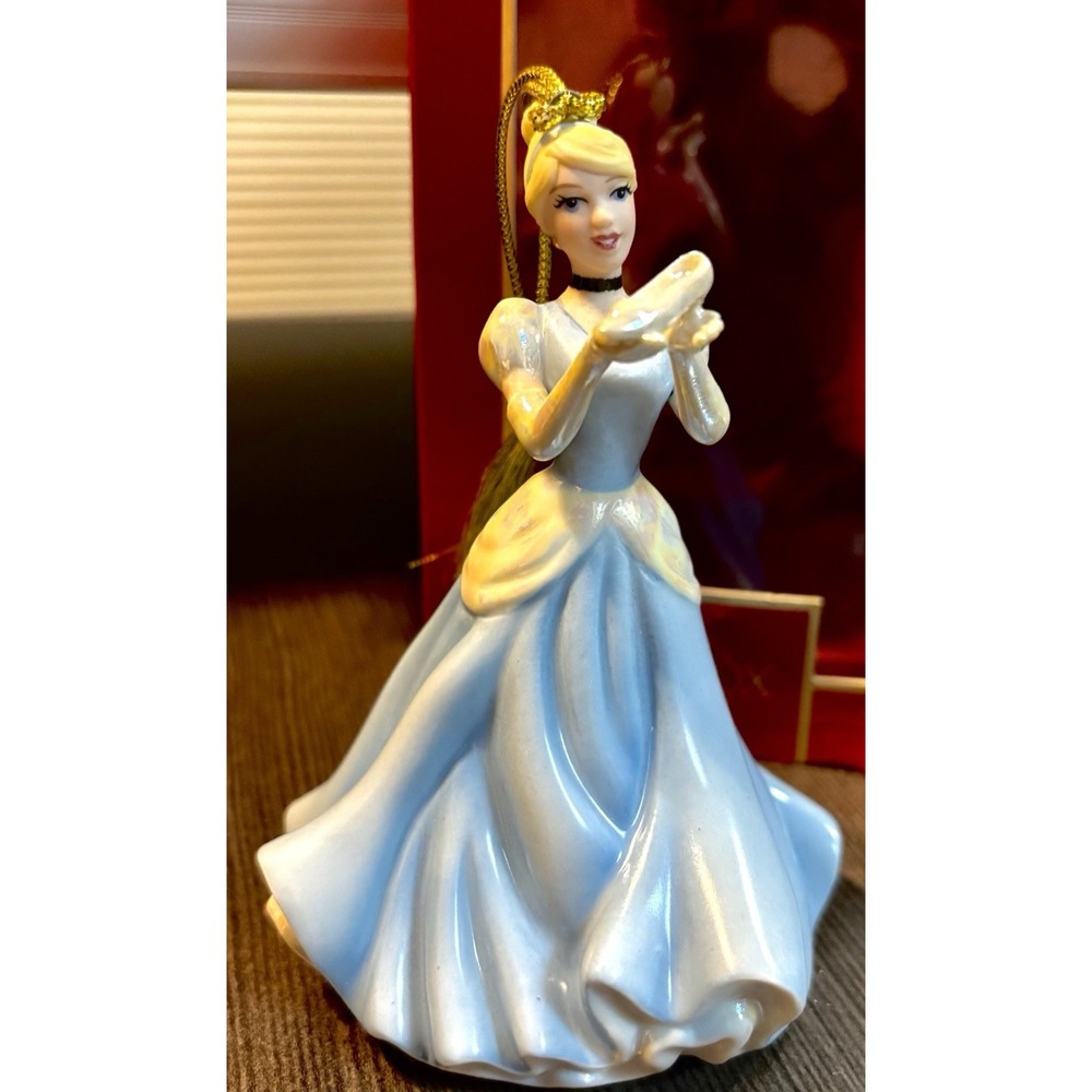 Disney/ Lenox Princess Cinderella And Glass Slipper